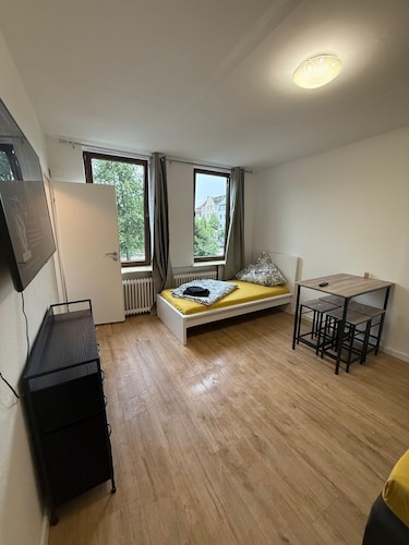 Studio 2 beds Kitchen BAD TV Wlan