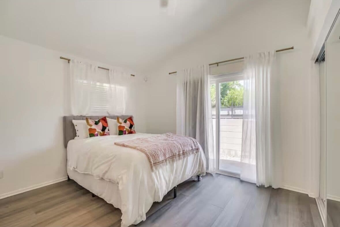 3 makuuhuonetta, silitysrauta/-lauta, Wi-Fi, vuodevaatteet