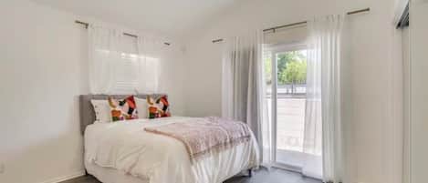 3 makuuhuonetta, silitysrauta/-lauta, Wi-Fi, vuodevaatteet