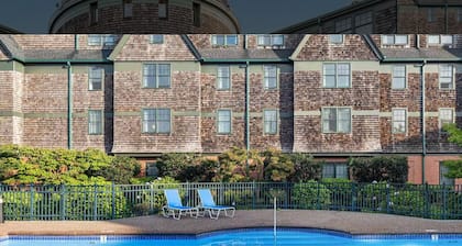 Wyndham Long Wharf 2 bedroom/2 bath in downtown Newport
