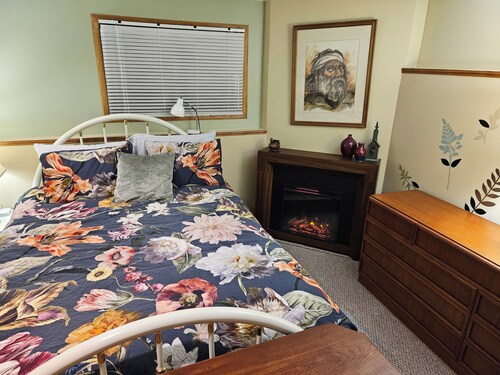 Central cottage oasis **breakfast included**private entrance