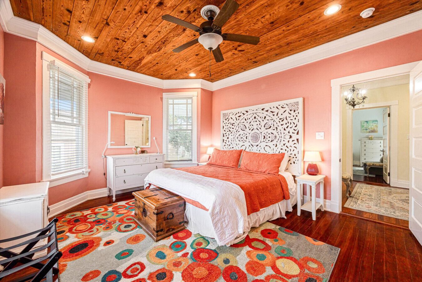 Desk, iron/ironing board, travel cot, WiFi