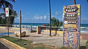 Property grounds - Casita Blue Surfer-Luquillo: 15 minutes to El Yunque, 3 minutes to the beach   (Luquillo)