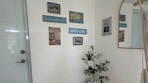 Interior - Casita Blue Surfer-Luquillo 15 minutes to El Yunque, and 3 minutes to the beach (Luquillo)