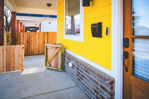 Property grounds - Stylish New Build, Pristine Comfort + Fenced Parking, 3 Bedrooms 2.5 Bath (Memphis)