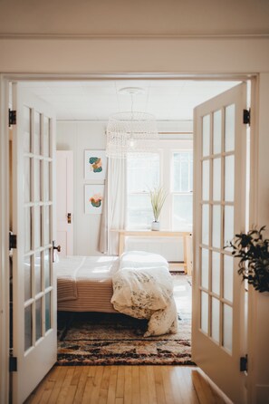 4 chambres, fer et planche à repasser, accès au Wi-Fi (inclus)