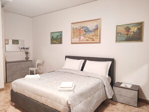 3 Schlafzimmer, Bügeleisen/Bügelbrett, WLAN, Bettwäsche