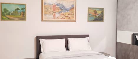 3 soverom, strykejern/-brett, wi-fi og sengetøy