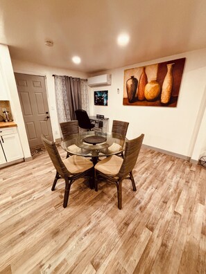 Dining - 2-bedroom townhome in peaceful Jacksonville with AC comfort (Jacksonville)