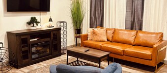 2-bedroom townhome in peaceful Jacksonville with AC comfort