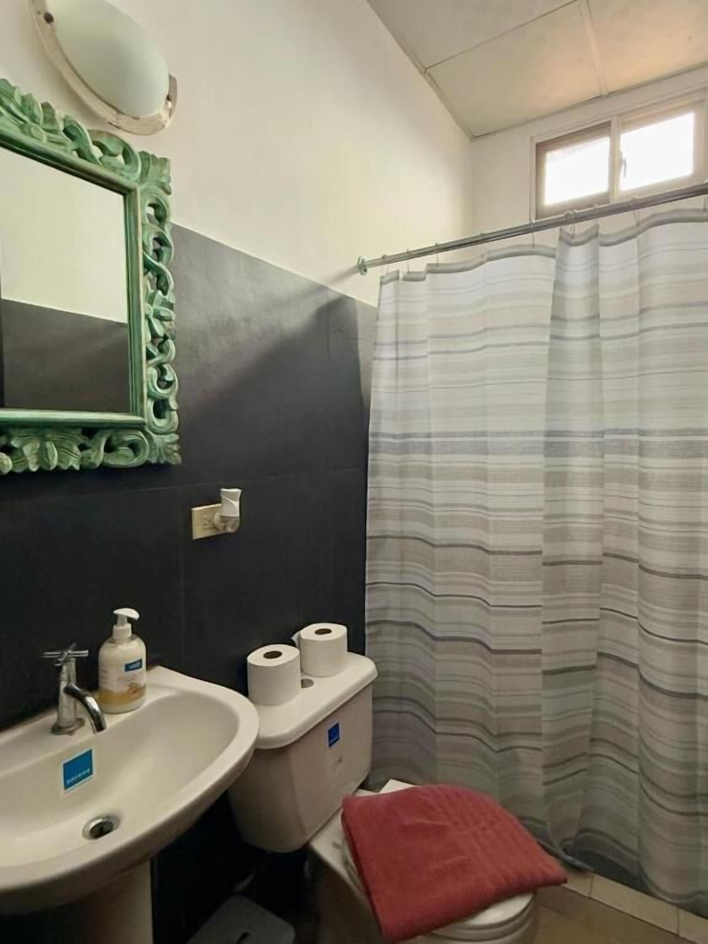 Family Apartment, 2 Bedrooms, Non Smoking, Balcony | Bathroom