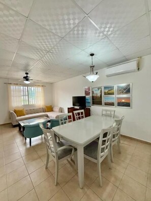 Interior - La Placita - Apartamentos (Las Tablas)