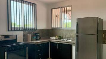Family Apartment, 2 Bedrooms, Non Smoking, Balcony | Private kitchen