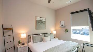 Iron/ironing board, WiFi, bed sheets