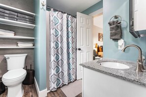 Hair dryer, towels, soap, toilet paper - Poconos - Blue Canoe Lakefront Retreat - Spa Room, Fishing Hot Tub and Fire pit. (East Stroudsburg)