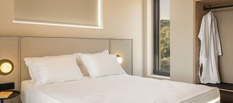 Villa Girl n Pearl | Elegant Luxury with Panoramic Sea View near Methoni