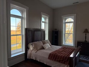 5 bedrooms, WiFi, bed sheets - Entire home in Paragon, Indiana (Paragon)