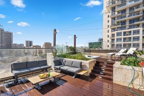 Terrace/patio - Insane 5BR Luxe Penthouse with Jacuzzi by the Shuk (Jerusalem)