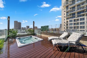 Terrace/patio - Insane 5BR Luxe Penthouse with Jacuzzi by the Shuk (Jerusalem)