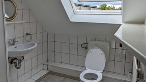 Unclassified image, 4 of 8, button - 2 room apartment (Bremen)