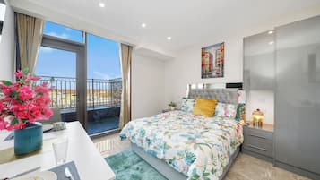 Silitysrauta/-lauta, Wi-Fi, vuodevaatteet