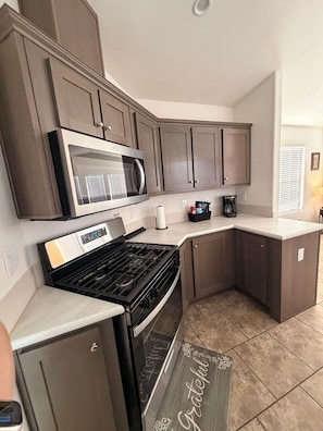 Private kitchen - River Lagoon #82 (Ehrenberg)