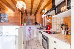 Coffee/tea maker, fridge, microwave, oven - LE RAMONEUR - SAINT ALBAN DES VILLARDS (SAINT ALBAN DES VILLARDS)