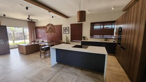 Appart'hôtel Familial, vue plage | Cuisine privée