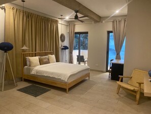 Chambre Double Confort, vue plage | Coffres-forts dans les chambres, rideaux occultants