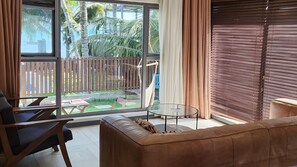 Appart'hôtel Familial, vue plage | Coin séjour | Imprimantes