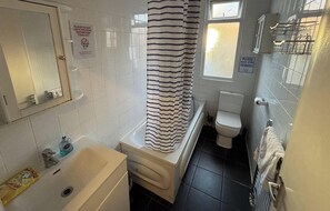 Bathroom - Gassiot House (London)