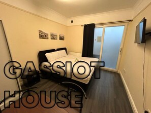 Business-Zweibettzimmer, Gemeinschaftsbad