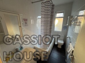 Bathroom - Gassiot House (London)