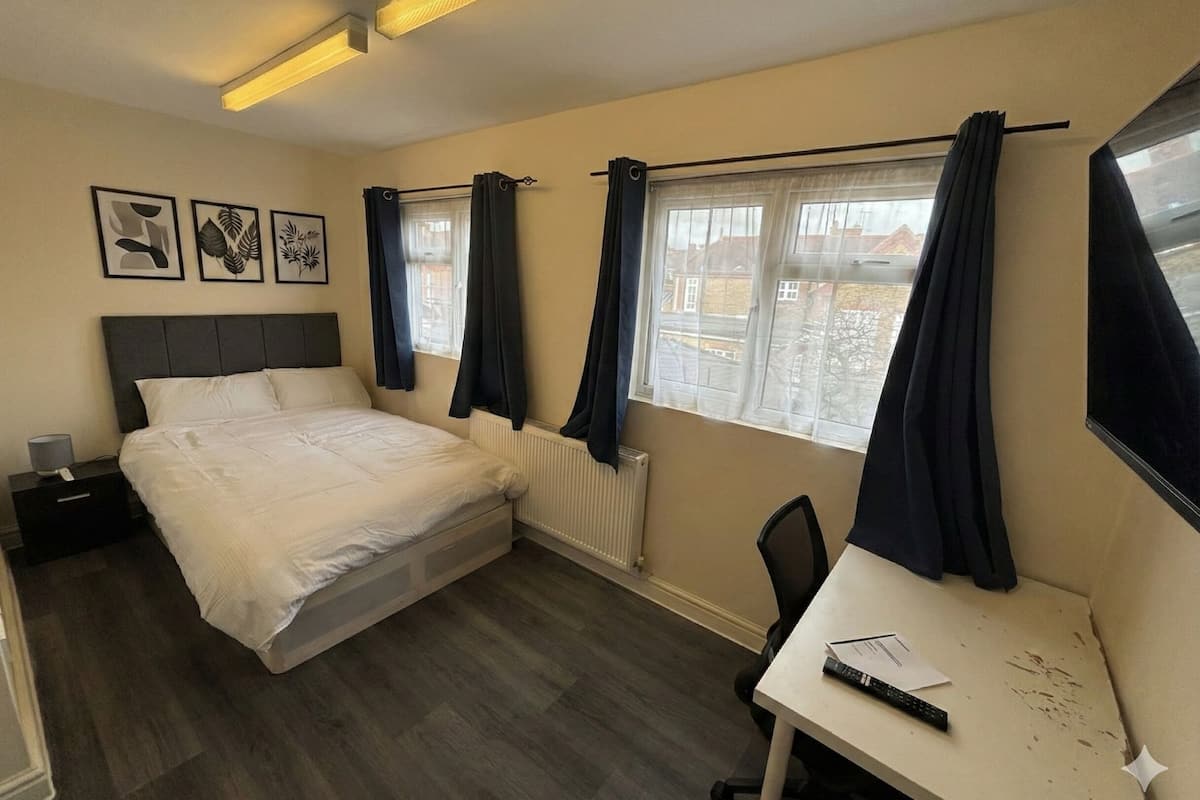 Business Double Room, Shared Bathroom