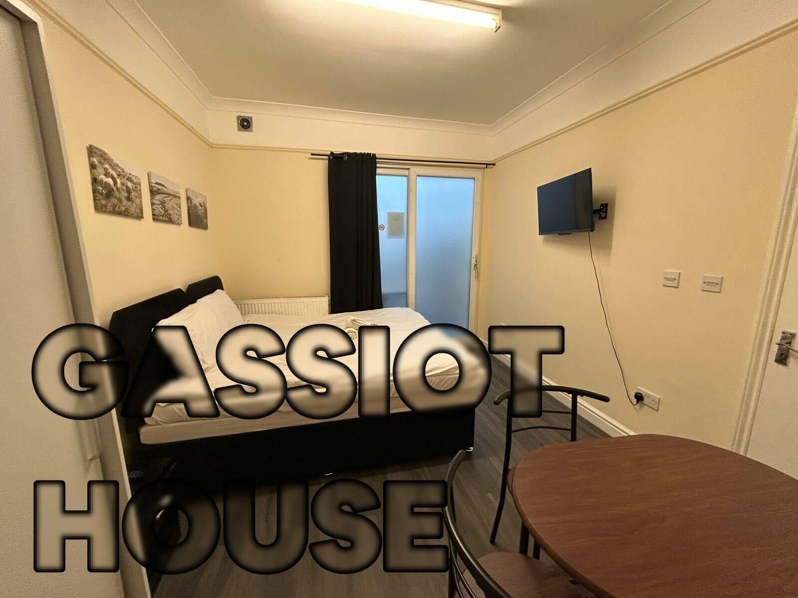 Tomannsrom – business, delt bad