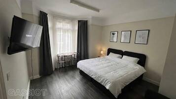 Economy House, Shared Bathroom