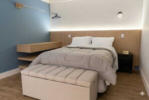 Iron/ironing board, WiFi, bed sheets - Bienal Ibirapuera Subway Suite (São Paulo)