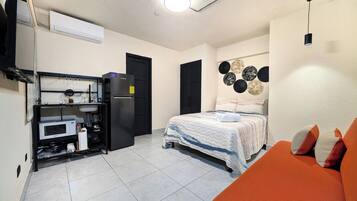 In-room safe, free WiFi