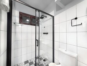 Bathroom - EY1l Rooms (Panama City)