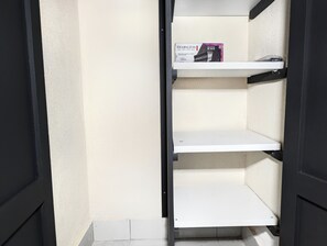 Interior - EY1l Rooms (Panama City)