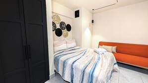 In-room safe, WiFi (free) - EY1l Rooms (Panama City)