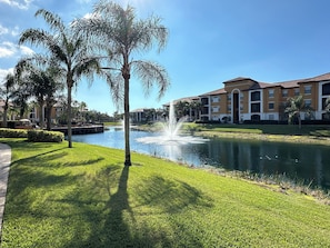 Property grounds - Spacious 2 Bed/2 Bath Condo in Sarasota, Local to Beaches, Shopping, & More (Sarasota)