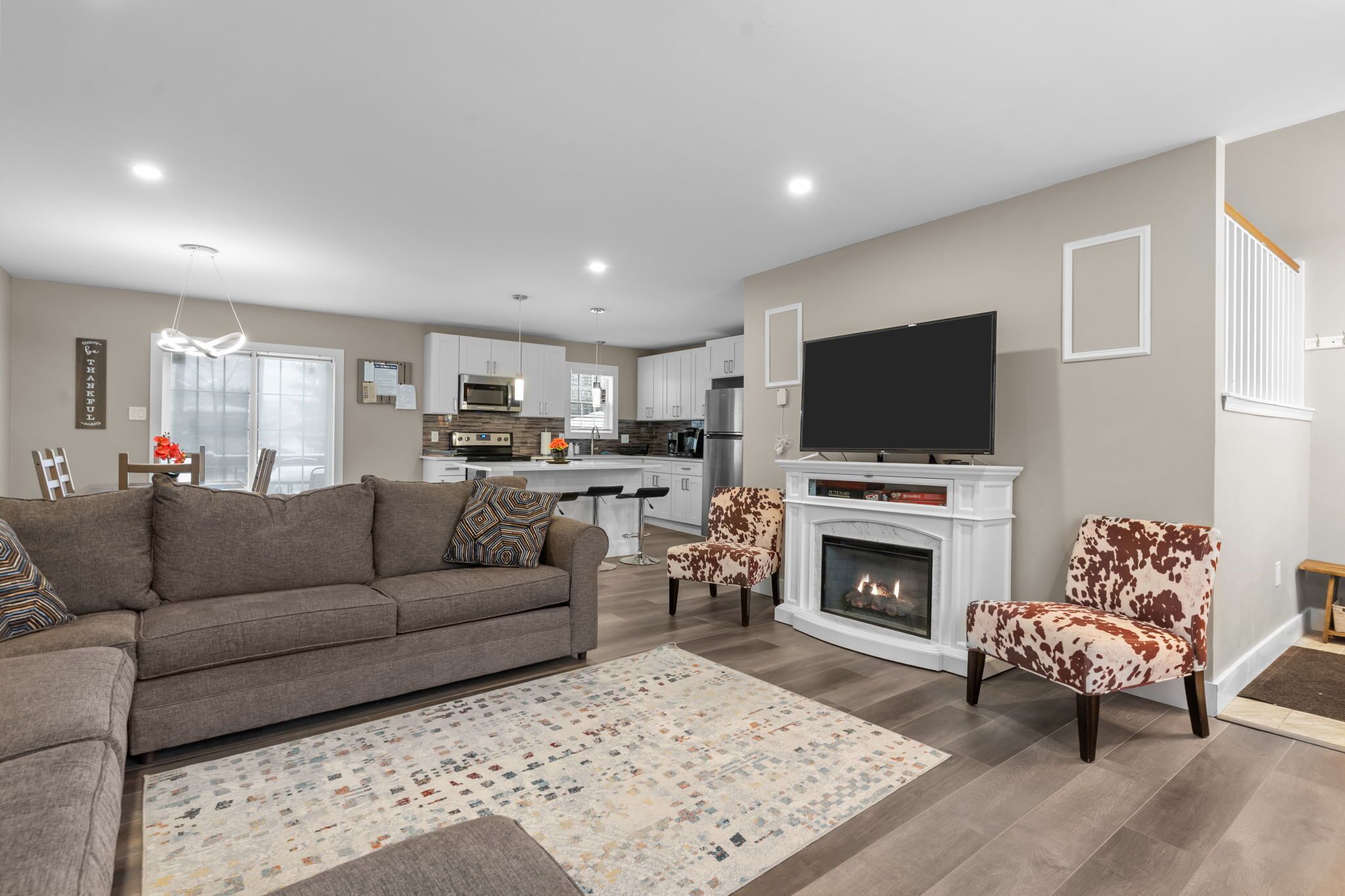 Télévision, cheminée