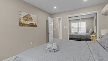 Bügeleisen/Bügelbrett, WLAN, Bettwäsche