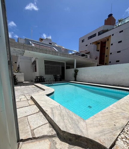 Marvelous 6-bedroom house in welcoming João Pessoa, swimming pool and bbq area.