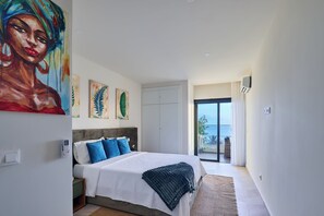 2 makuuhuonetta, tallelokero huoneessa, silitysrauta/-lauta, internet