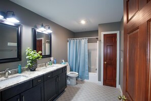 Hair dryer, towels, soap, toilet paper - The Heavenly Little White Church of Galena! Your Perfect Getaway! (Scales Mound)