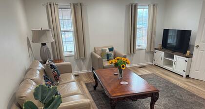 Spacious 2BR Apartment near Toledo, Sylvania & MI