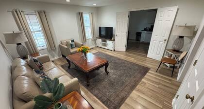 Spacious 2BR Apartment near Toledo, Sylvania & MI