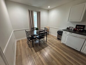 Dining - Spacious 2BR Apartment near Toledo, Sylvania & MI (Toledo)